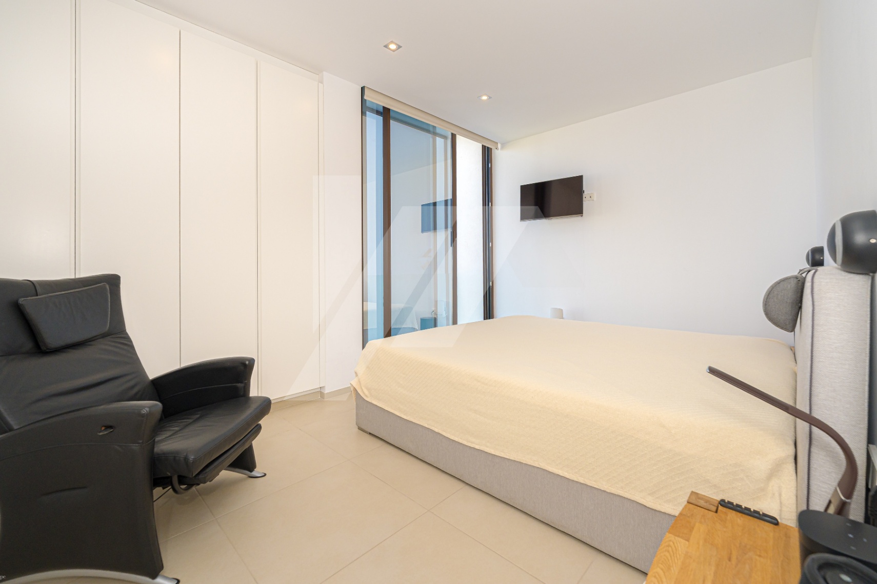 Modern villa for sale in Moraira with sea views, Costa Blanca.