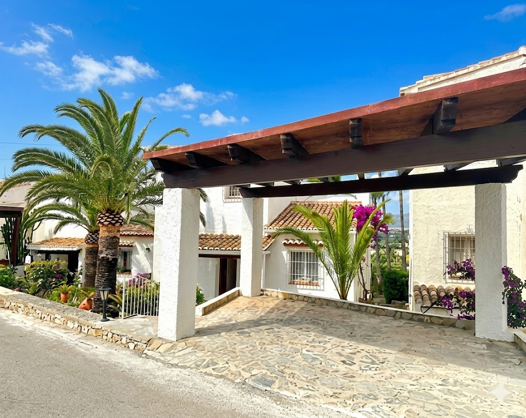 Bungalow for sale in Moraira, Costa Blanca.