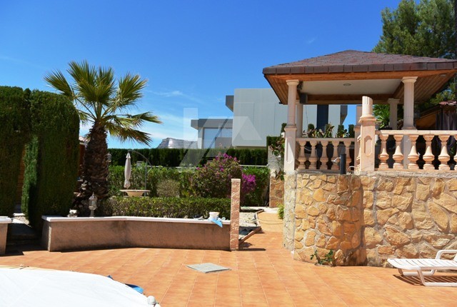 Villa for investment for sale in Calpe, Costa Blanca.