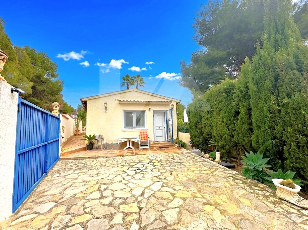 Villa en venta en Benissa con vistas al mar, Costa Blanca.