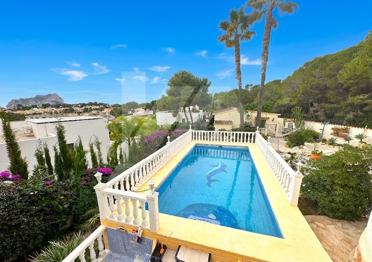 Villa en venta en Benissa con vistas al mar, Costa Blanca.