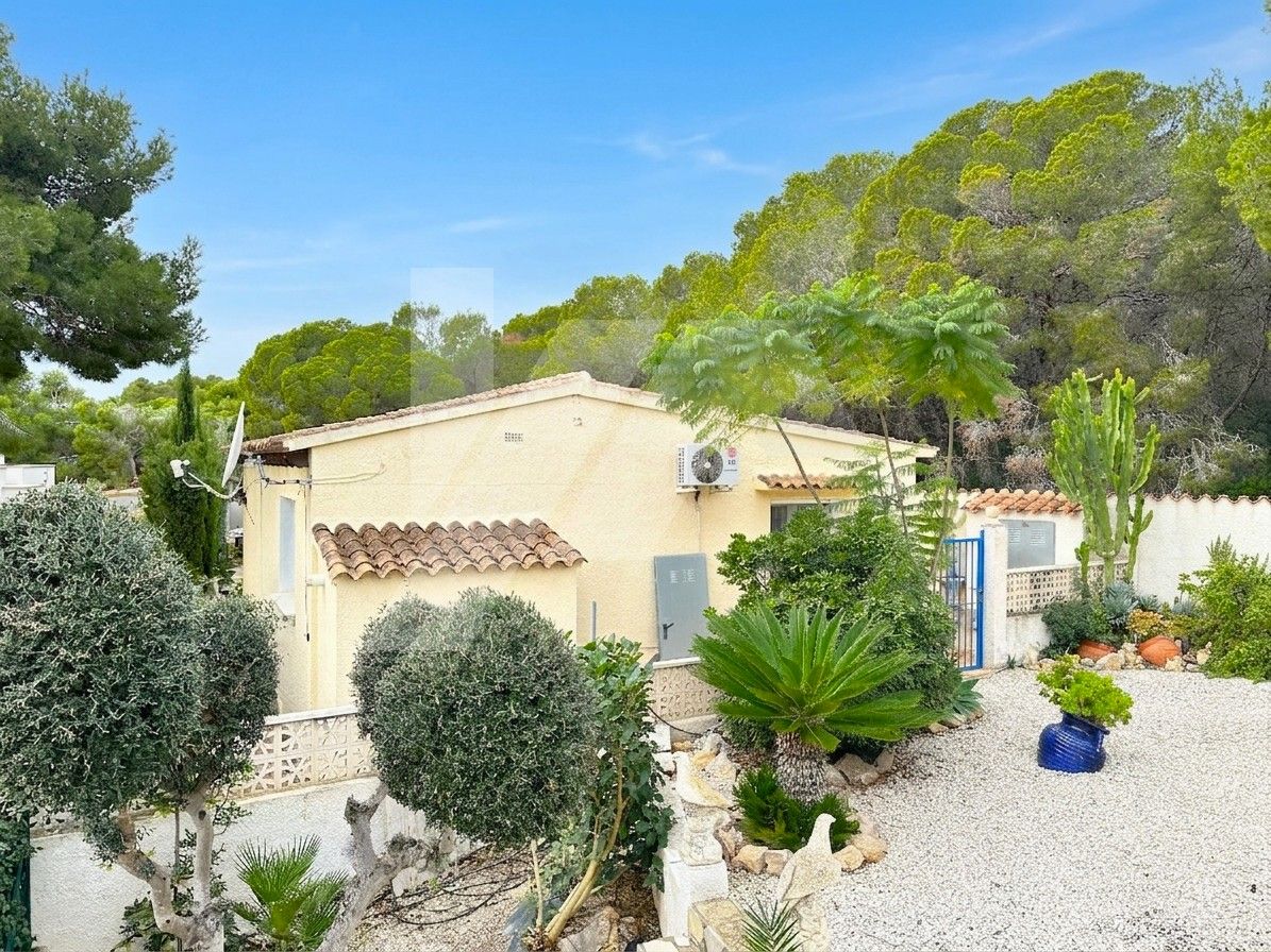 Villa en venta en Benissa con vistas al mar, Costa Blanca.