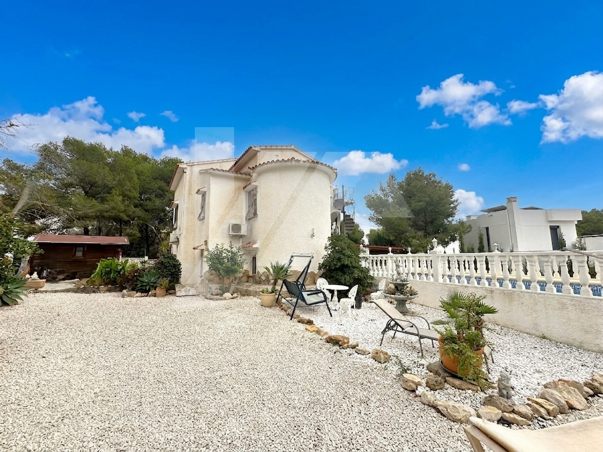 Villa en venta en Benissa con vistas al mar, Costa Blanca.