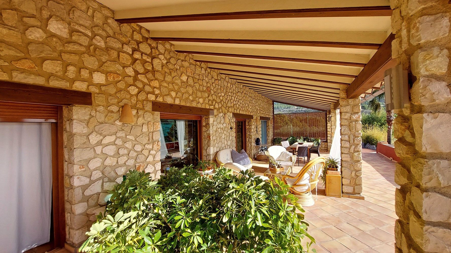 Rustic farm for sale with sea and mountain views in Finestrat, Costa Blanca.