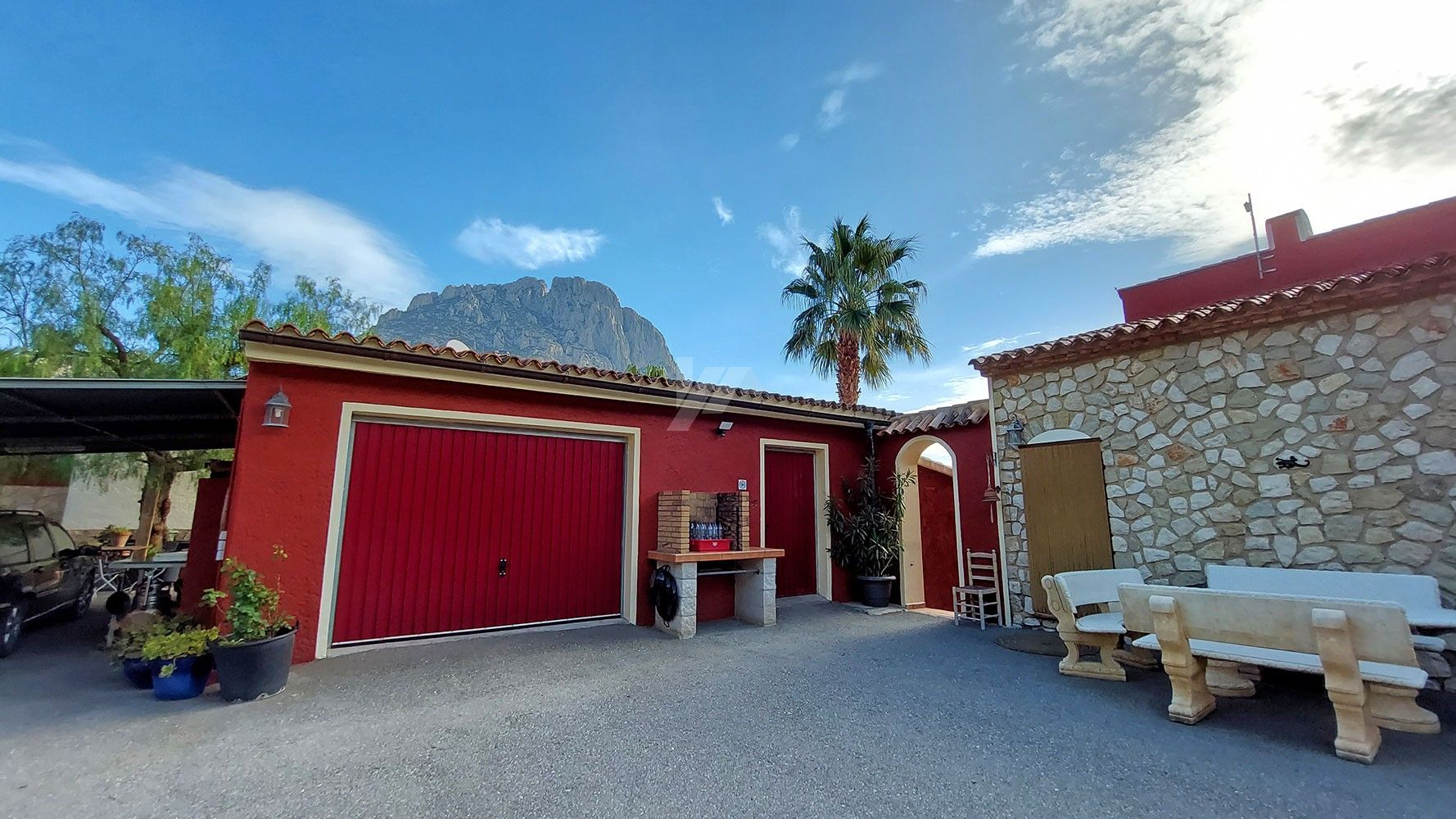 Rustic farm for sale with sea and mountain views in Finestrat, Costa Blanca.