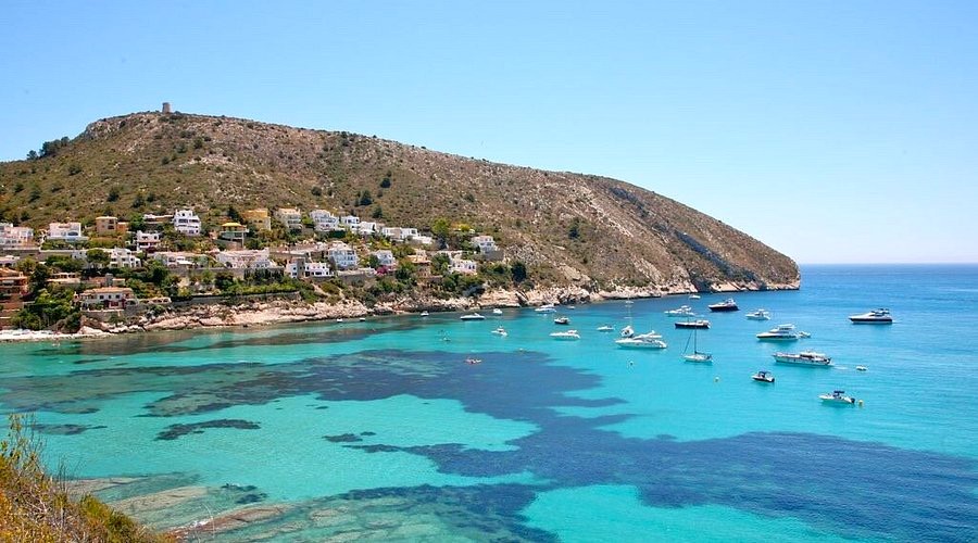 Parcelle à vendre à Teulada de 13 000 m² près de Moraira, Costa Blanca.