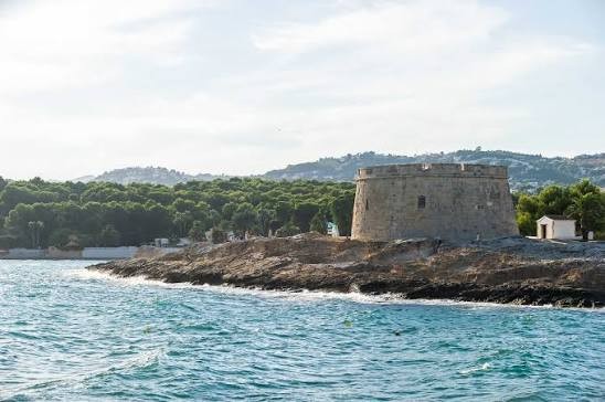 Parcelle à vendre à Teulada de 13 000 m² près de Moraira, Costa Blanca.