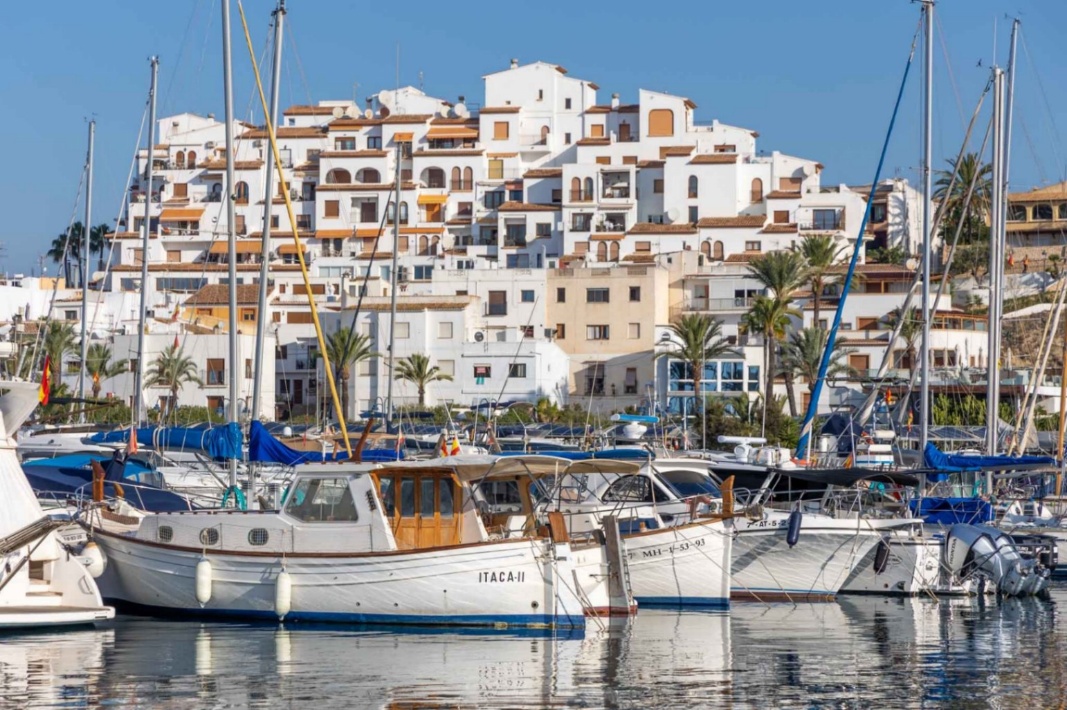 Parcelle à vendre à Teulada de 13 000 m² près de Moraira, Costa Blanca.