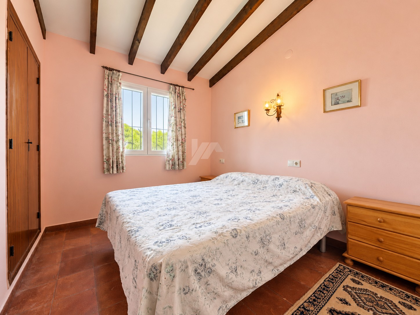 Villa zu verkaufen in Moraira mit privatpool und ebener Fläche.