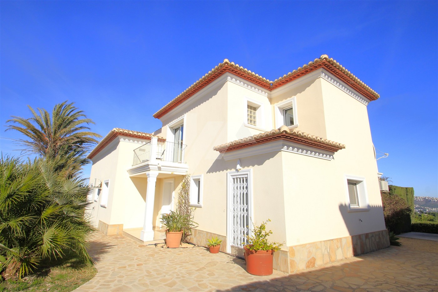Fantastische Villa mit Meerblick zum Verkauf in Moraira, Costa Blanca.