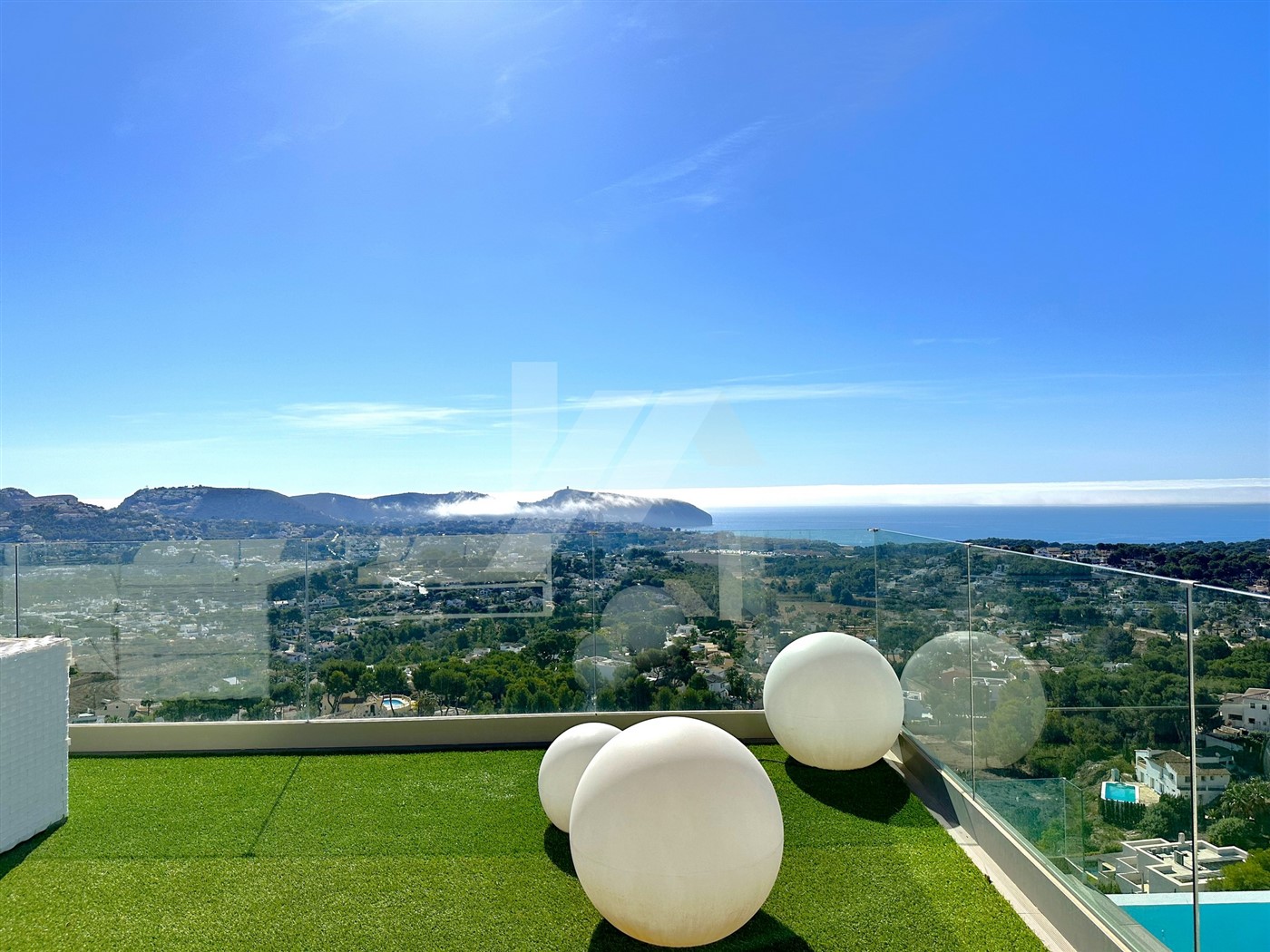 Exklusive Villa zum Verkauf mit unvergleichlichem Blick auf das Mittelmeer in Moraira.