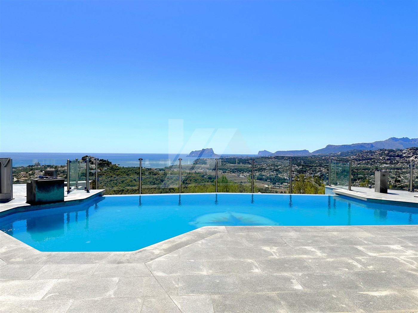 Villa avec vue panoramique sur la mer à vendre à Moraira, Costa Blanca.