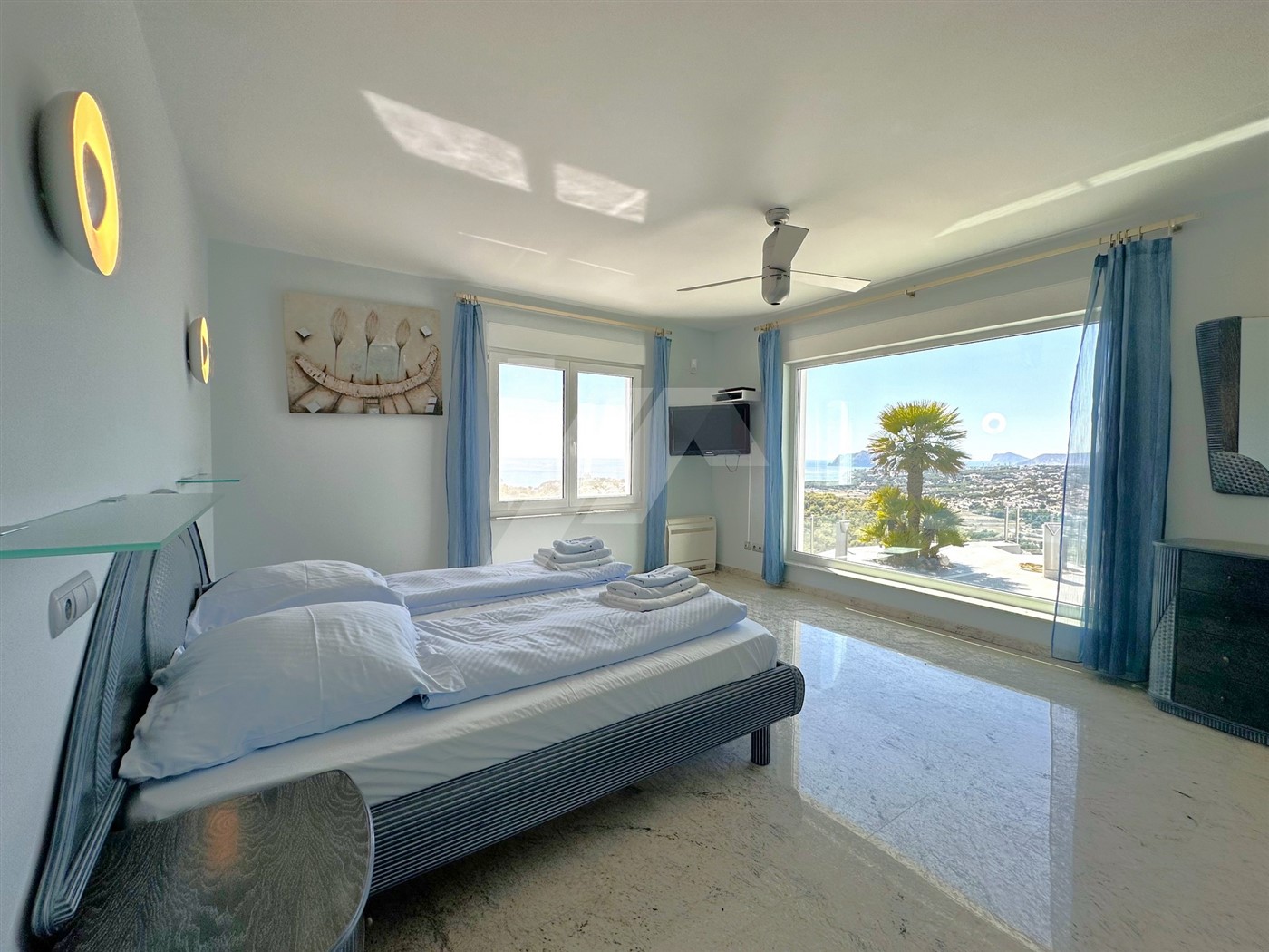 Villa con vistas panorámicas al mar en venta en Moraira, Costa Blanca.