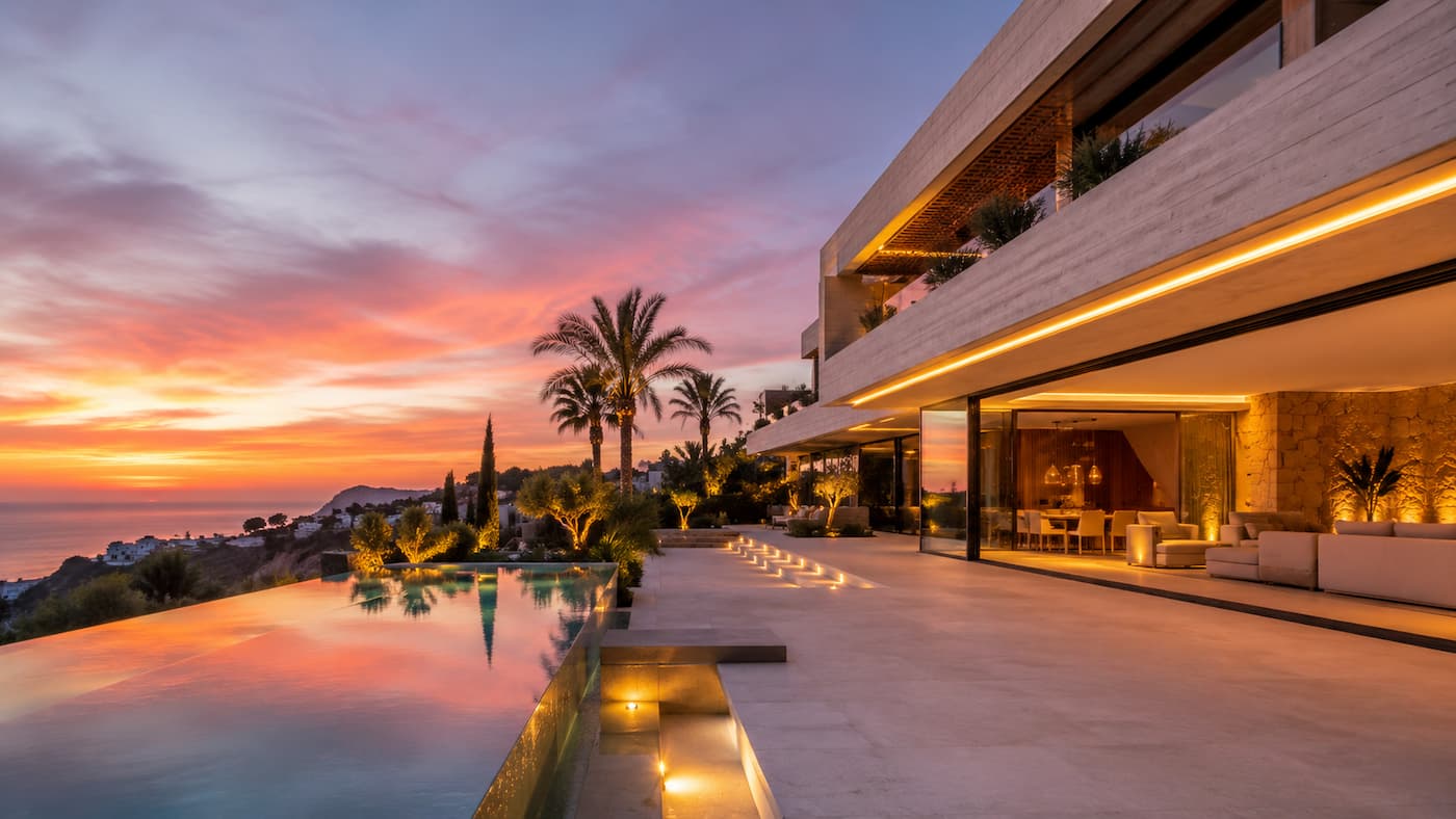Investing in Luxury Villas: What Features Are High-End Buyers Looking For Today?