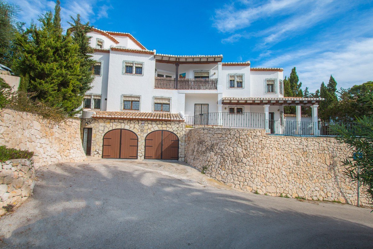 First line villa for sale in Moraira, Costa blanca.