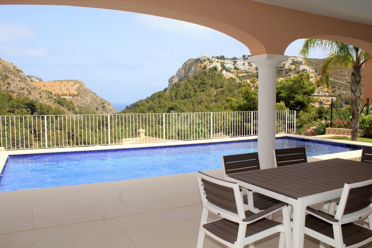 Luxury villa for sale in Moraira, sea views.