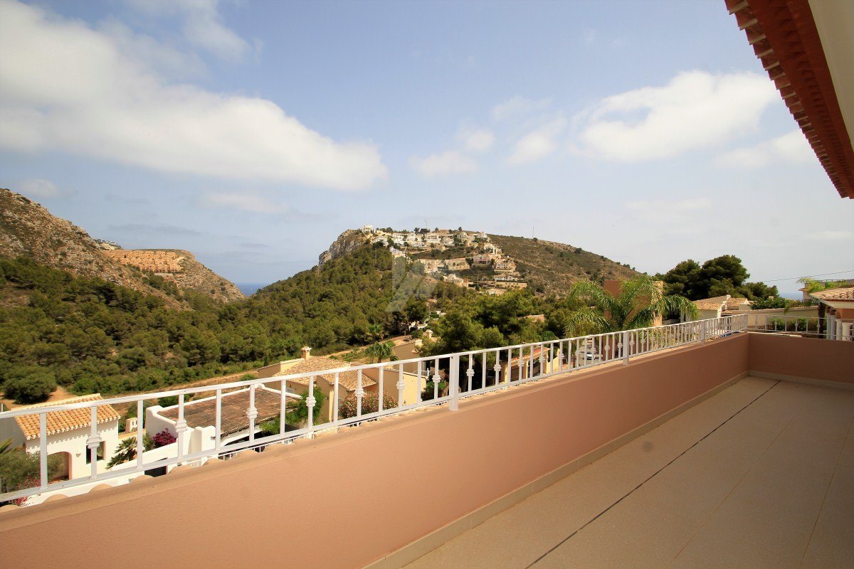 Villa de lujo en venta en Moraira, vistas al mar.