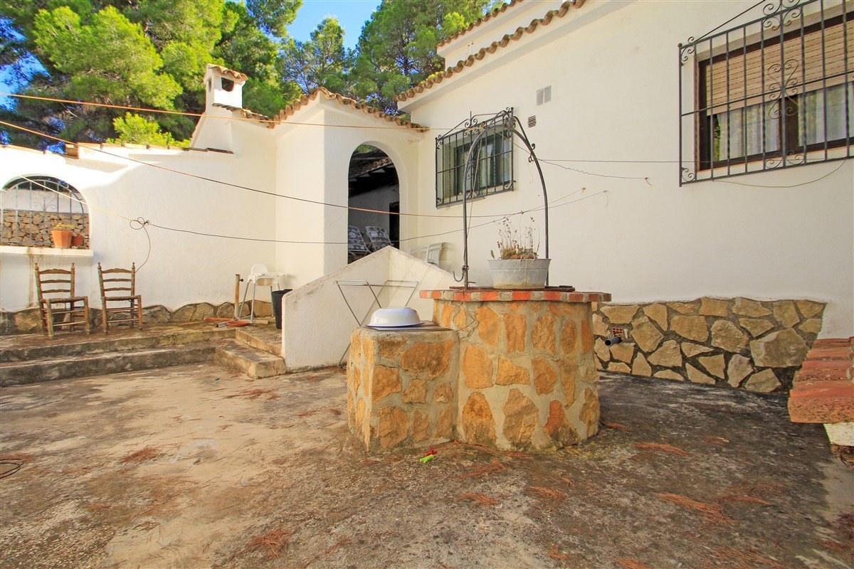 Villa for sale in Moraira, walking distance to town.