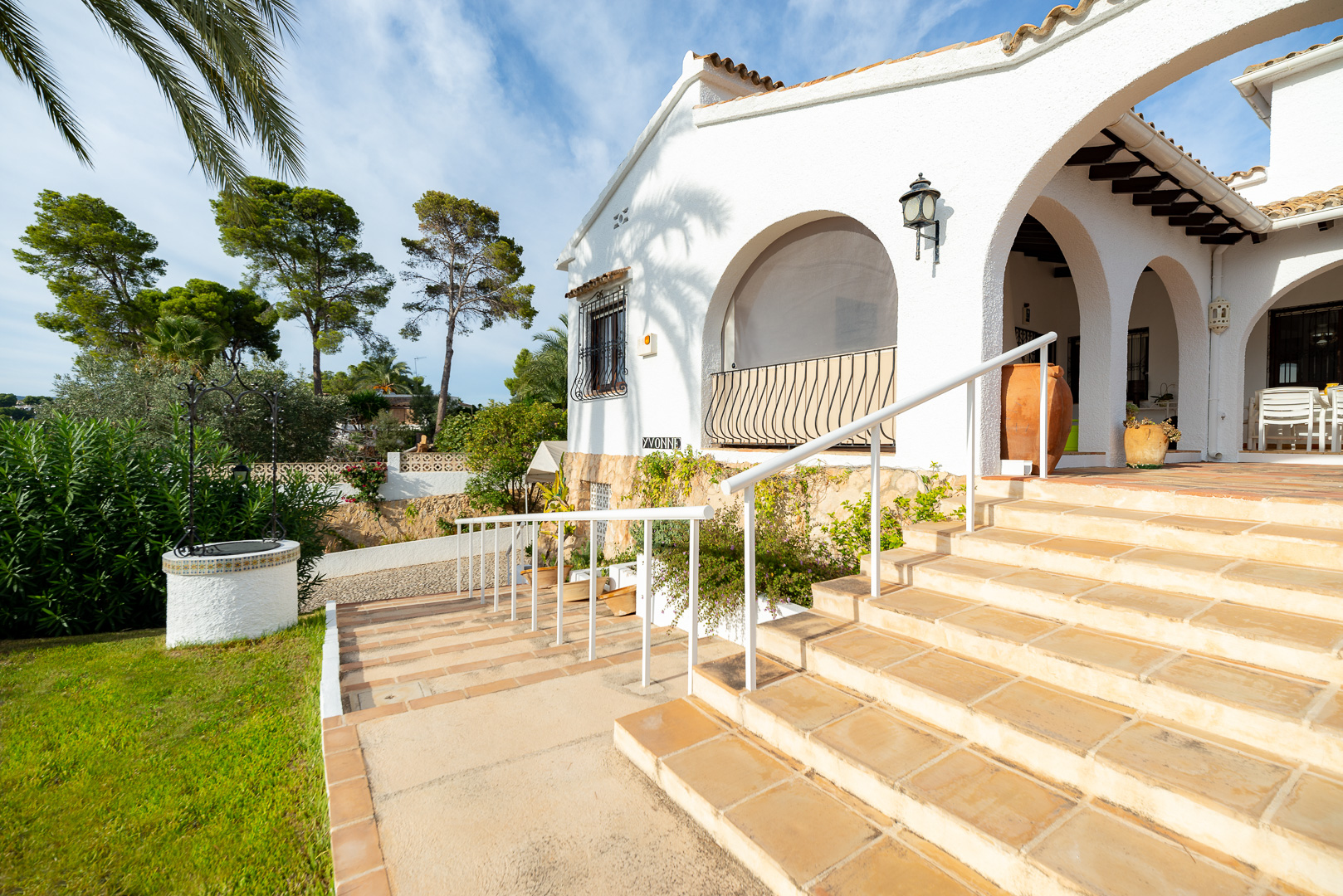Villa in Moraira for sale, close to the town