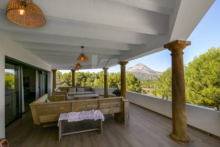 Luxury Villa for sale in Javea, with sea views.